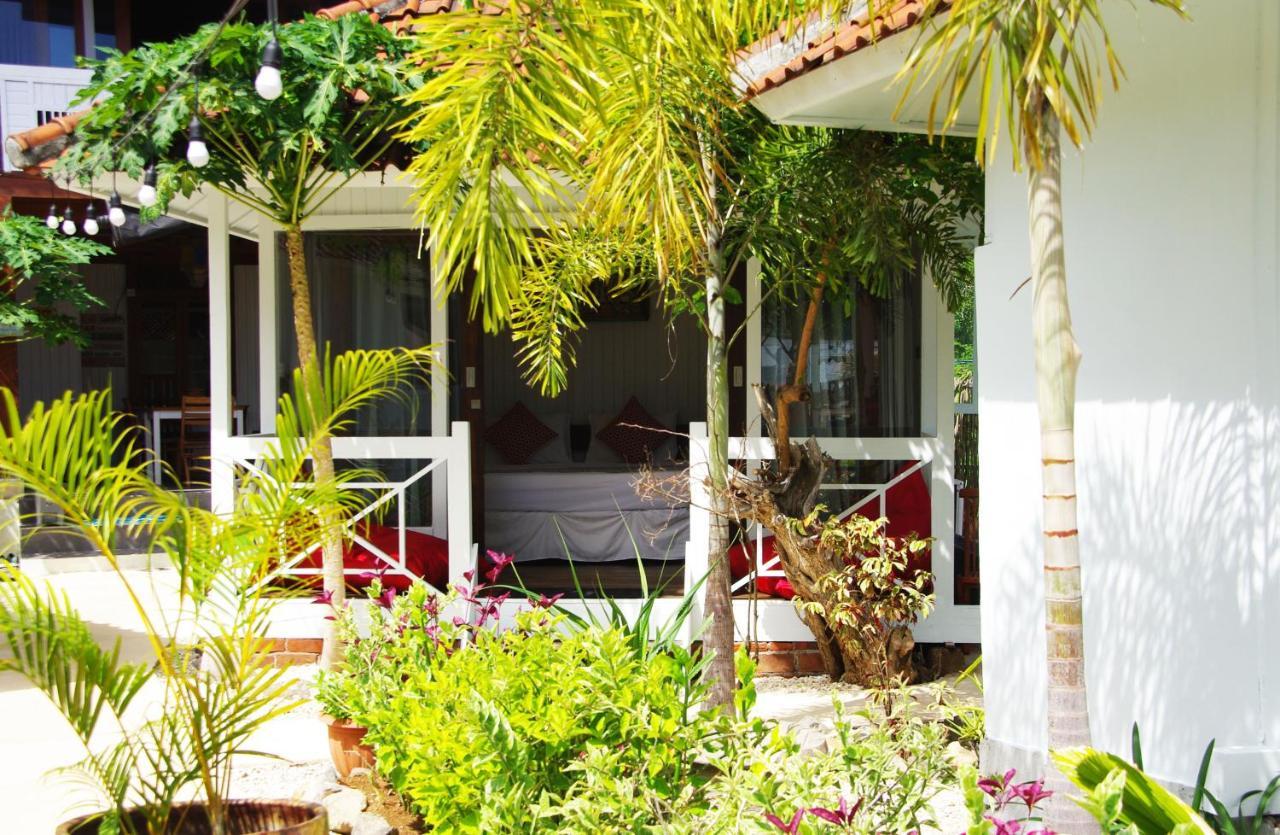 The High Dive Gili Gede By Ultimate Resorts Εξωτερικό φωτογραφία